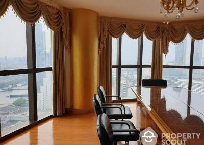 4-BR Condo at Nusa State Tower Condominium near BTS Saphan Taksin