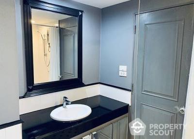 3-BR Apt. near BTS Saint Louis (ID 19325)