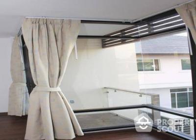 4-BR Townhouse near BTS Sanam Pao