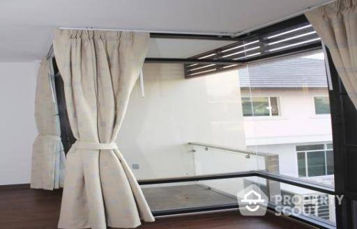 4-BR Townhouse near BTS Sanam Pao