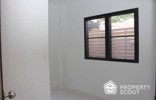 4-BR Townhouse near BTS Sanam Pao