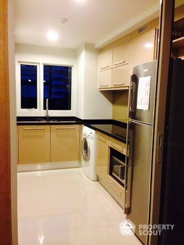 1-BR Condo at The Crest Sukhumvit 49 near BTS Thong Lor