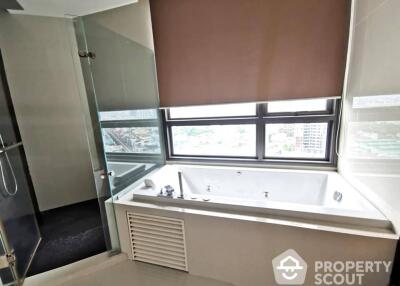 2-BR Condo near BTS Phra Khanong