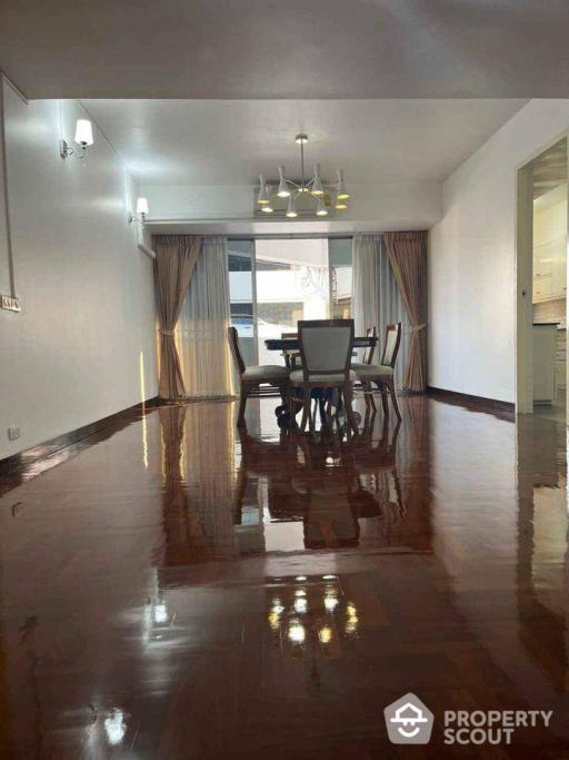 3-BR Apt. near MRT Sanam Chai