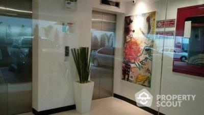 2-BR Condo at 39 Suites near BTS Phrom Phong