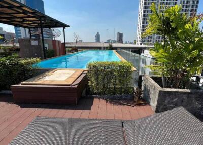 1-BR Condo near BTS Ekkamai