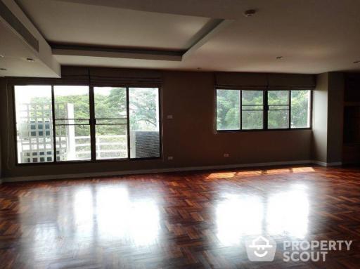 2-BR Condo at Polo Park Condominium near MRT Lumphini