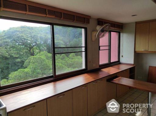 2-BR Condo at Polo Park Condominium near MRT Lumphini