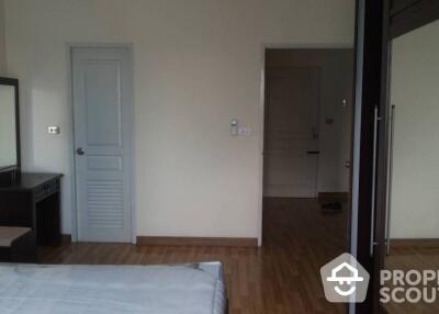 1-BR Condo near MRT Sutthisan