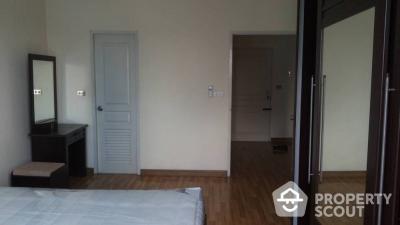 1-BR Condo near MRT Sutthisan