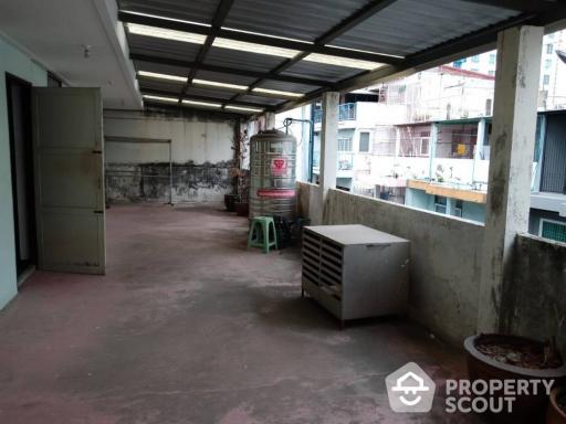 5-BR Townhouse near BTS Chong Nonsi