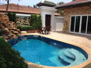 Jomtien Pool Villa For Sale