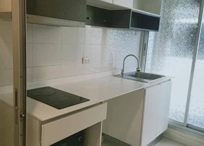 1-BR Condo at The Kris Ratchada 17 near MRT Sutthisan (ID 466475)