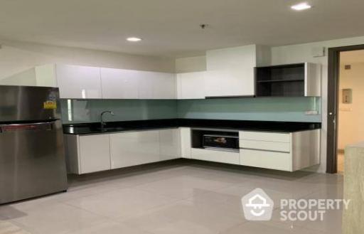 2-BR Condo at Quinn Condo Ratchada 17 near MRT Sutthisan (ID 424800)