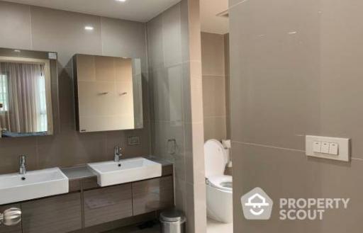 2-BR Condo at Quinn Condo Ratchada 17 near MRT Sutthisan (ID 424800)