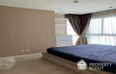 2-BR Condo near MRT Sutthisan (ID 424800)