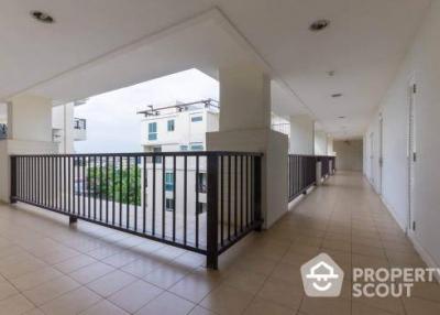 2-BR Condo near MRT Sutthisan (ID 424702)