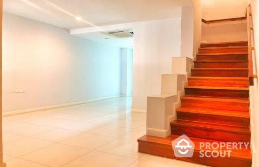 2-BR Townhouse near MRT Queen Sirikit National Convention Centre (ID 423099)