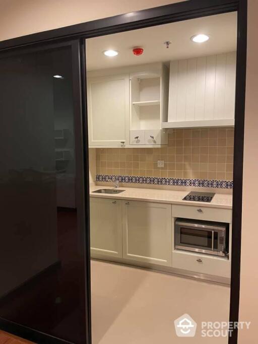 1-BR Condo at The Crest Phahonyothin 11 near BTS Ari (ID 410426)