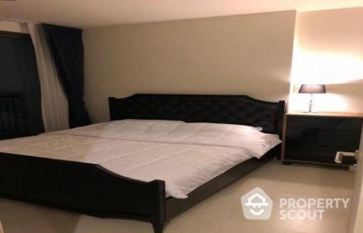 1-BR Condo at Rhythm Sukhumvit 42 near BTS Ekkamai