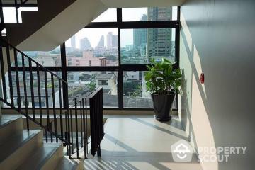 2-BR Apt. near BTS Saphan Taksin (ID 20573)