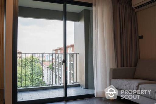 2-BR Apt. near BTS Saphan Taksin (ID 20573)