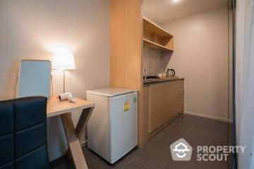 2-BR Apt. near BTS Saphan Taksin (ID 20573)