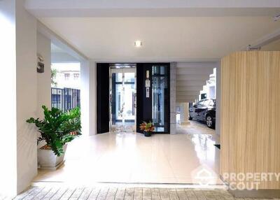 2-BR Apt. near ARL Ramkhamhaeng (ID 20346)