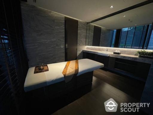 1-BR Condo at The Esse Sukhumvit 36 near BTS Thong Lor