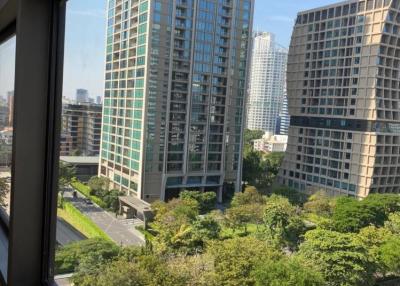 2-BR Condo at Muniq Langsuan near BTS Ratchadamri