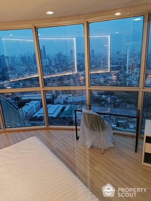 1-BR Condo at Sky Walk Residences near BTS Phra Khanong