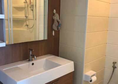 2-BR Condo at Q House Sathorn near BTS Krung Thon Buri