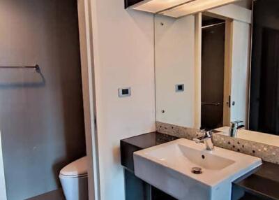 1-BR Condo at The Crest Sukhumvit 34 near BTS Thong Lor