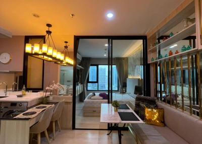 1-BR Condo at Life Asoke near ARL Makkasan