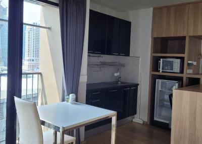 1-BR Condo at Noble Revent near BTS Phaya Thai (ID 407592)