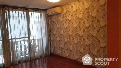 2-BR Condo at Supalai Place Sukhumvit 39 near BTS Phrom Phong