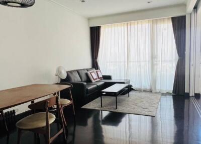 1-BR Condo at Ban Chao Phraya Condo near MRT Hua Lamphong