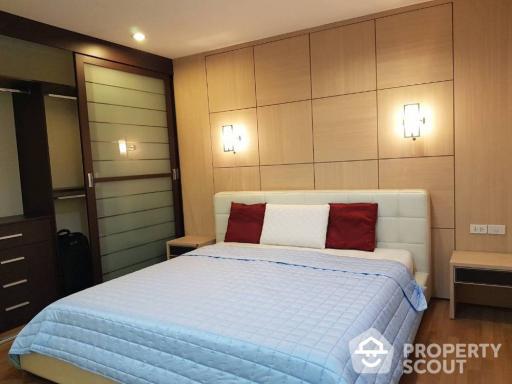 2-BR Condo at Lumpini Place Phahol-Saphankhwai near BTS Saphan Khwai