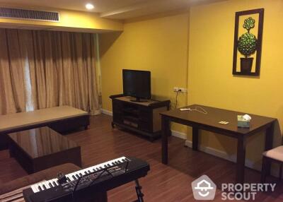 1-BR Condo at The Trendy Condominium near BTS Nana