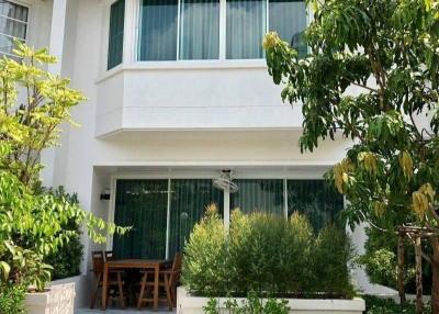 4-BR Townhouse at The Natural Place near MRT Phetchaburi