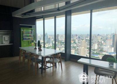 1-BR Condo at The Lumpini 24 near BTS Phrom Phong