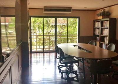 2-BR Condo near BTS Phrom Phong