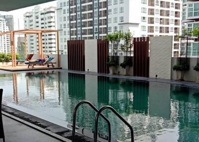 2-BR Condo at Sukhumvit Suite near BTS Nana