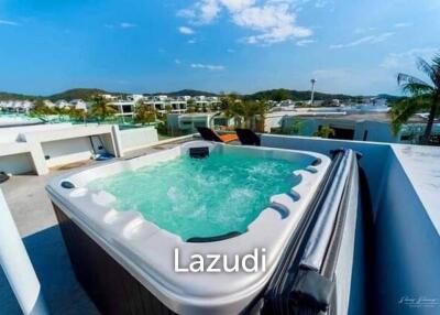 1 Bedroom with Rooftop and Private Jacuzzi