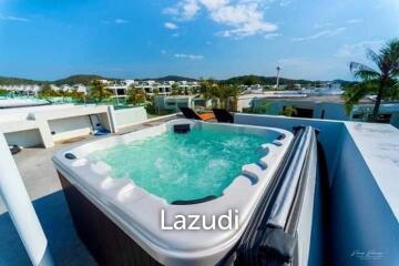 1 Bedroom with Rooftop and Private Jacuzzi