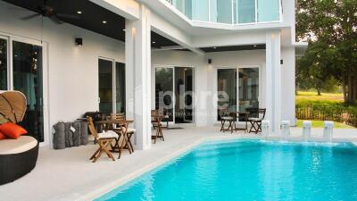 Luxury Villa For Sale in Bang Saray