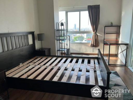 1-BR Condo at Q House Sathorn near BTS Krung Thon Buri