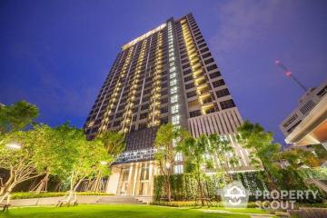 2-BR Condo at The Room Sathorn - St. Louis near BTS Surasak