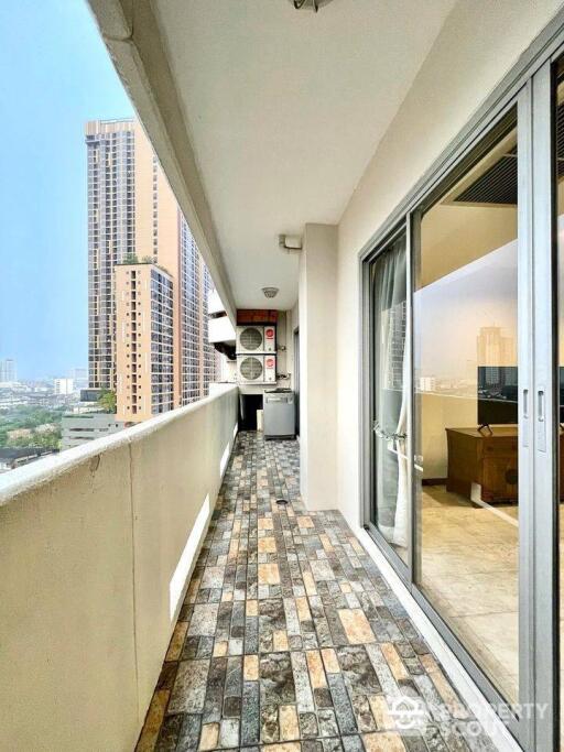 2-BR Condo at Baan Sukhumvit near BTS Thong Lor