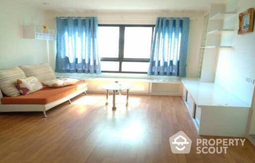 2-BR Condo at Lumpini Place Phahol-Saphankhwai near BTS Saphan Khwai